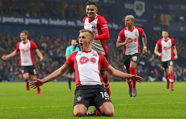 记者：奥斯卡身边人认为他没法继续踢球了，他在体能测试时突感不适（记者：奥斯卡身边人士称他或已无法再踢球，体能测试中突感不适）