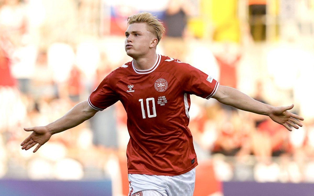 科曼：在我效力过的俱乐部中，特维斯是团队影响力最大的前锋（科曼：我待过的球队里，特维斯是对团队最具影响力的前锋）