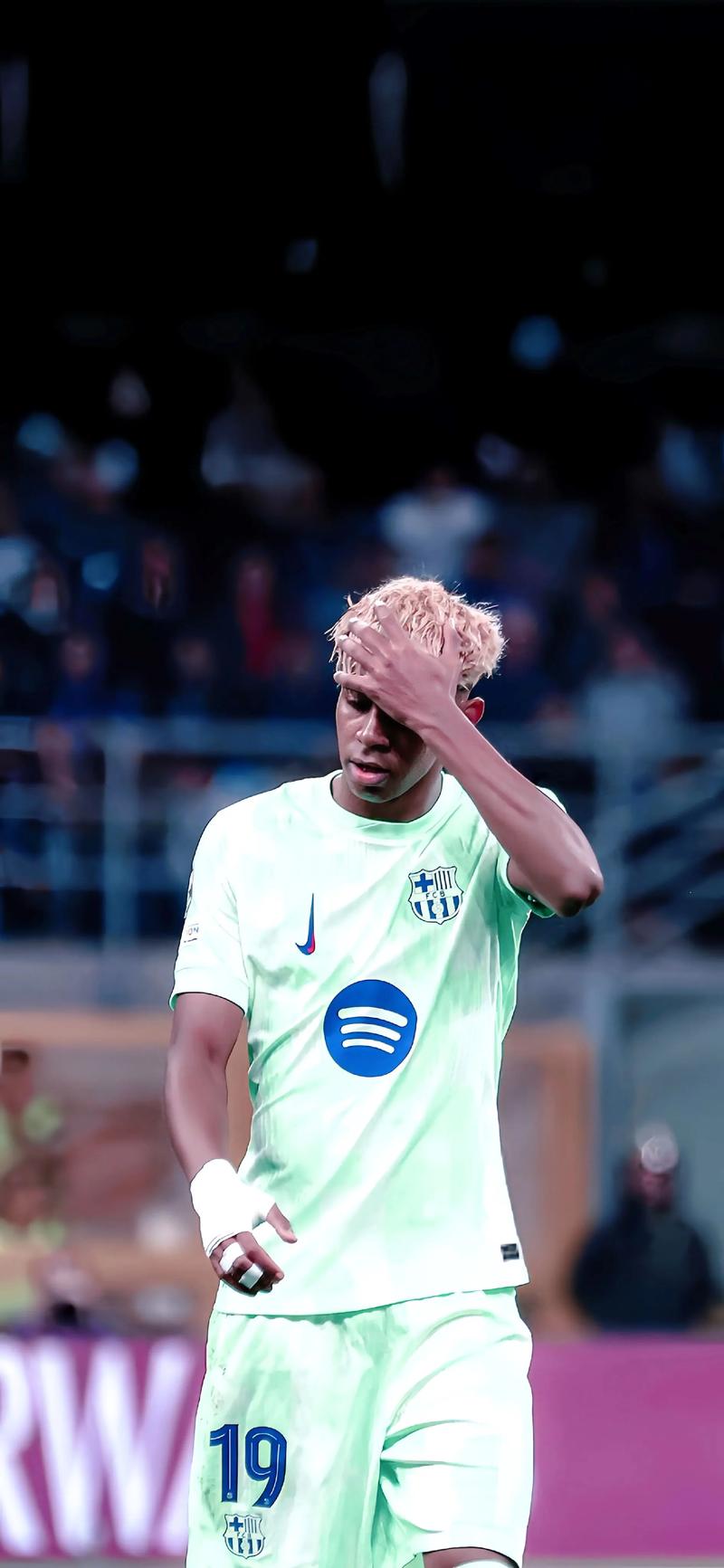 伊万-托尼袭击骚扰者被捕后获保释，吉达国民官方晒其训练照（伊万-托尼涉嫌袭击骚扰者被捕后获保释，吉达国民官方公布其训练照片）