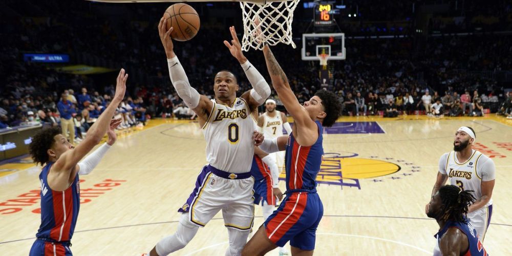 女子篮球联盟赛季焦点球员表现（女篮联盟本赛季核心球员表现盘点）