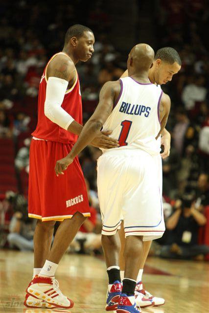 半场战报：三镇0-2山东，泽卡建功，刘洋破门（半场速报：三镇0-2山东，泽卡、刘洋先后建功）