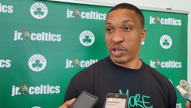 篮球勇士全队进攻效率提升（勇士全队进攻端效率攀升）