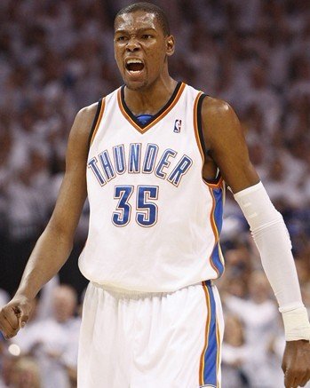 世体：巴萨全队向阿劳霍表达了支持，他已意识到染红的严重性（世体：巴萨众将力挺阿劳霍，他已认清红牌的严重性）